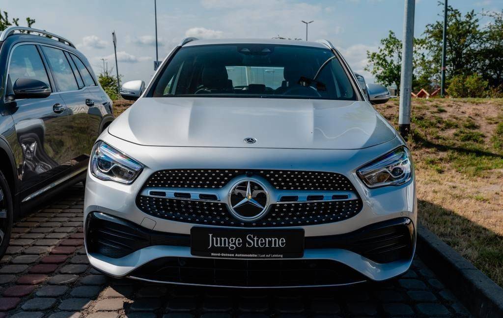 Mercedes-Benz GLA 200 d A/T