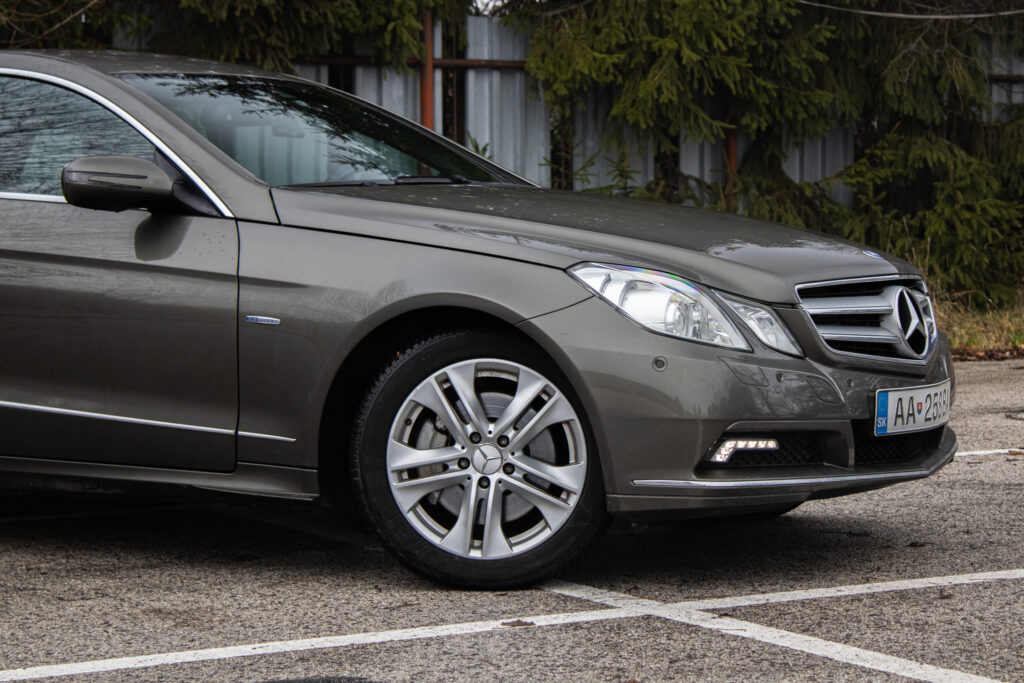Mercedes-Benz E trieda Coupé