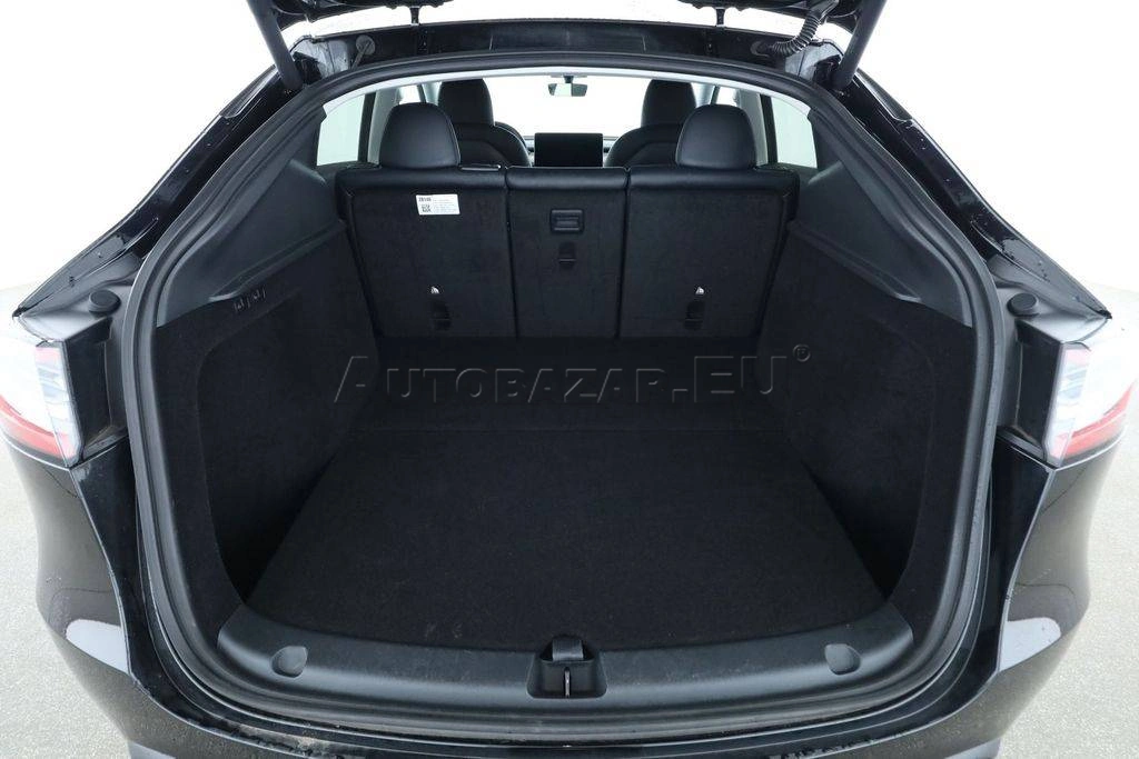 Tesla Model Y Long Range