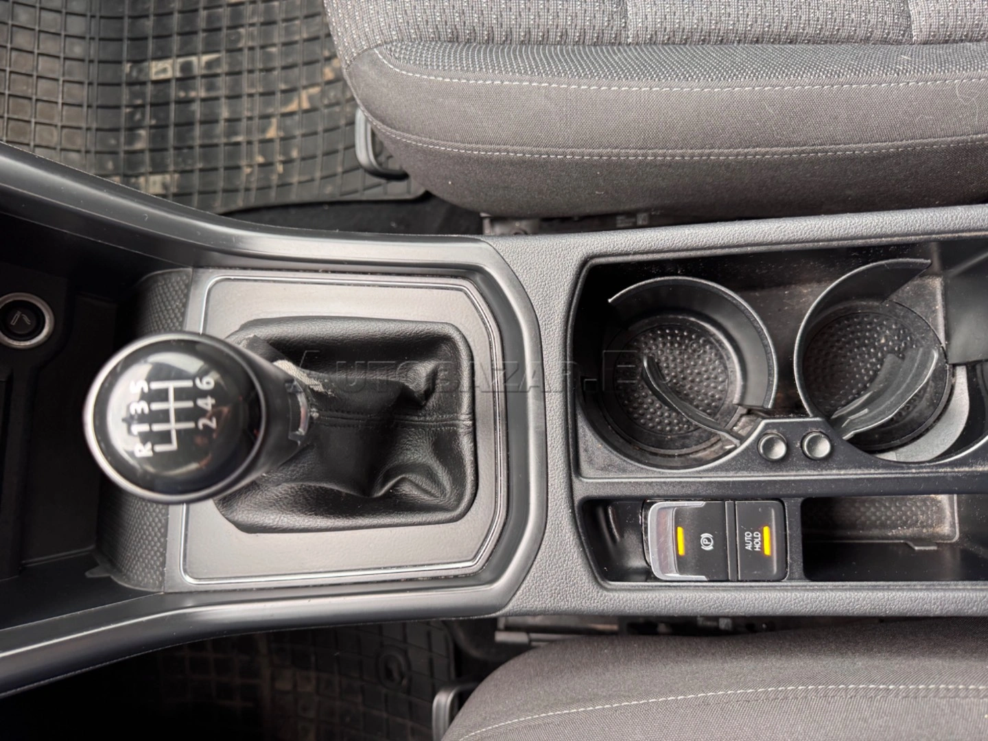 Volkswagen Touran 2015 na predaj – fotografia 33
