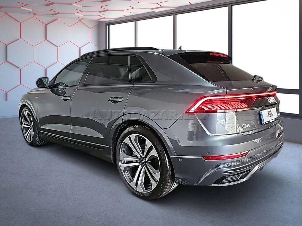 Audi Q8 55 TFSI mHEV quattro tiptronic