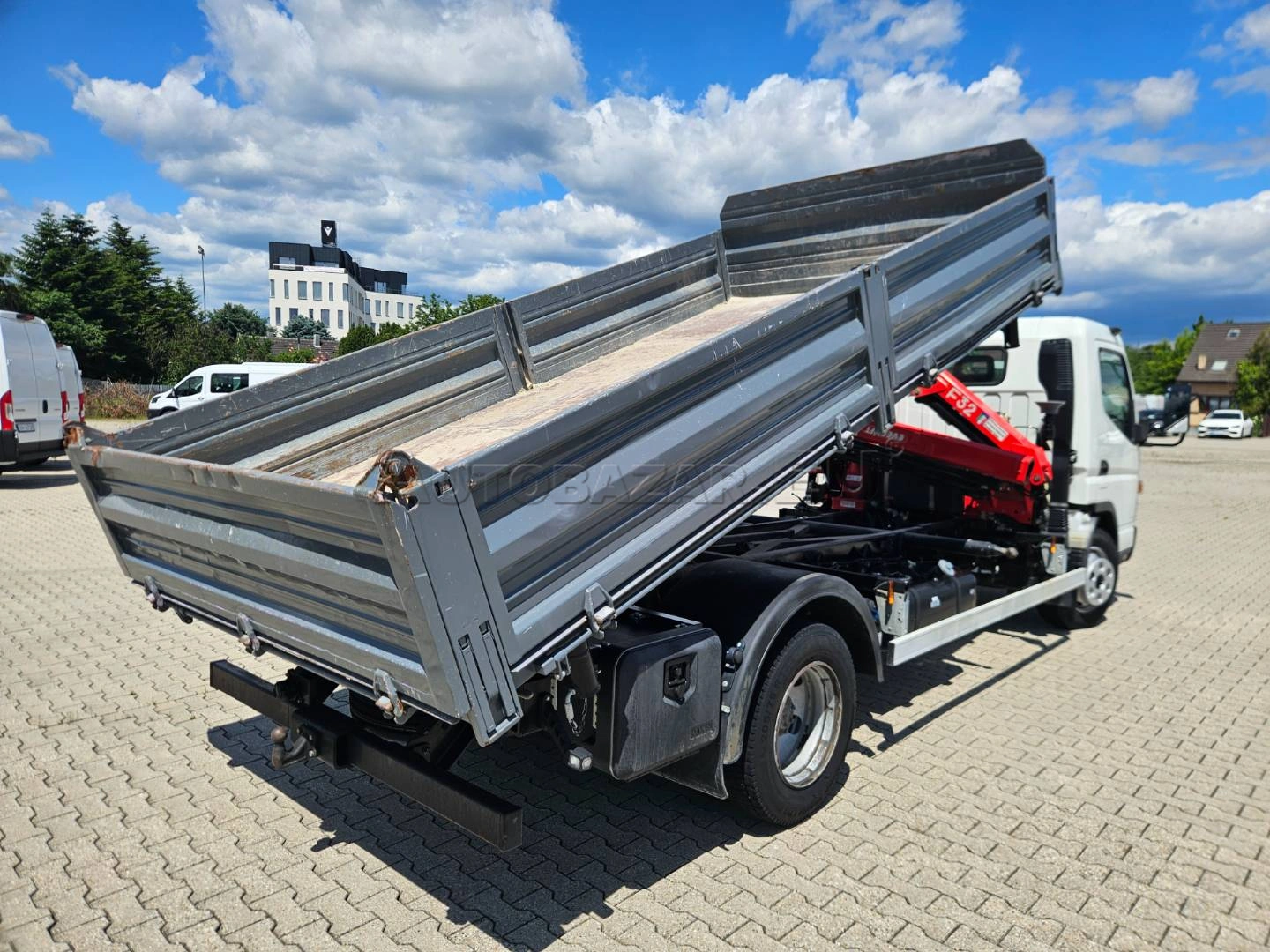 Mitsubishi Canter (40) Sklápač s hydraulickou rukou.