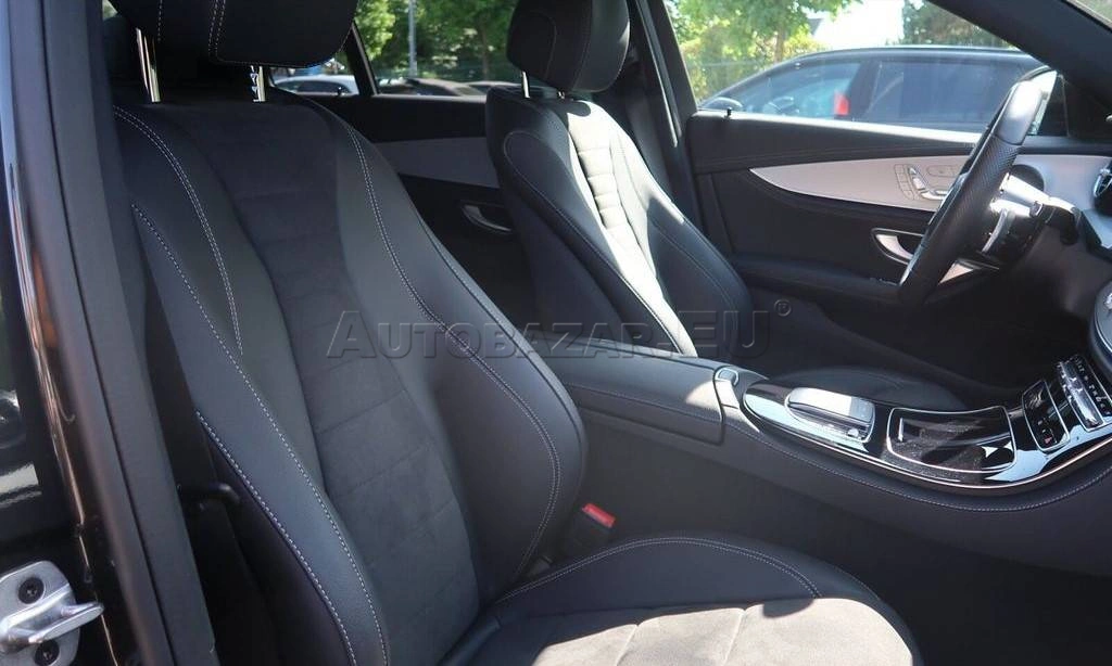 Mercedes-Benz E trieda Sedan 300 d mHEV 4MATIC A/T