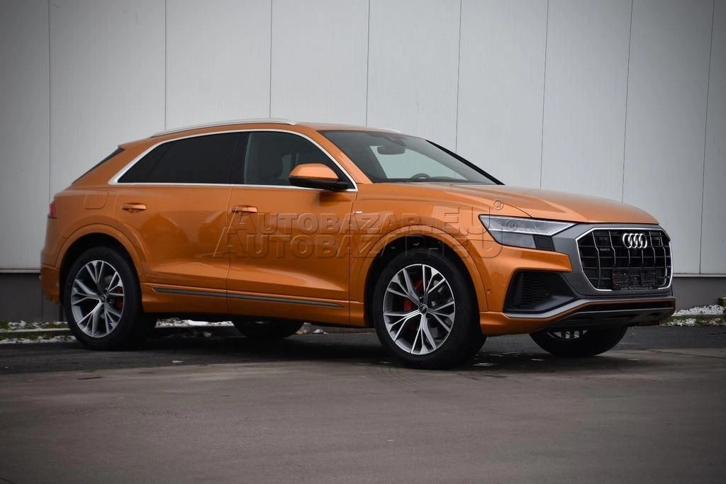 Audi Q8 55 TFSI mHEV quattro tiptronic