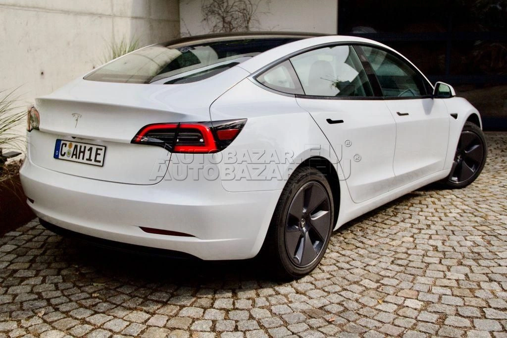 Tesla Model 3 Basic