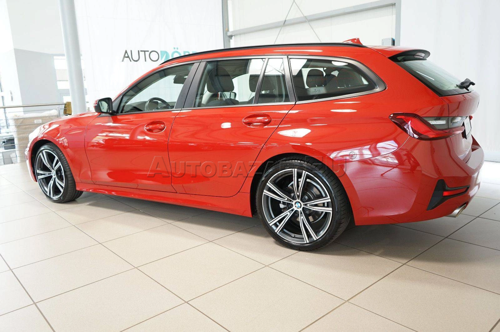 BMW Rad 3 Touring 320i  A/T