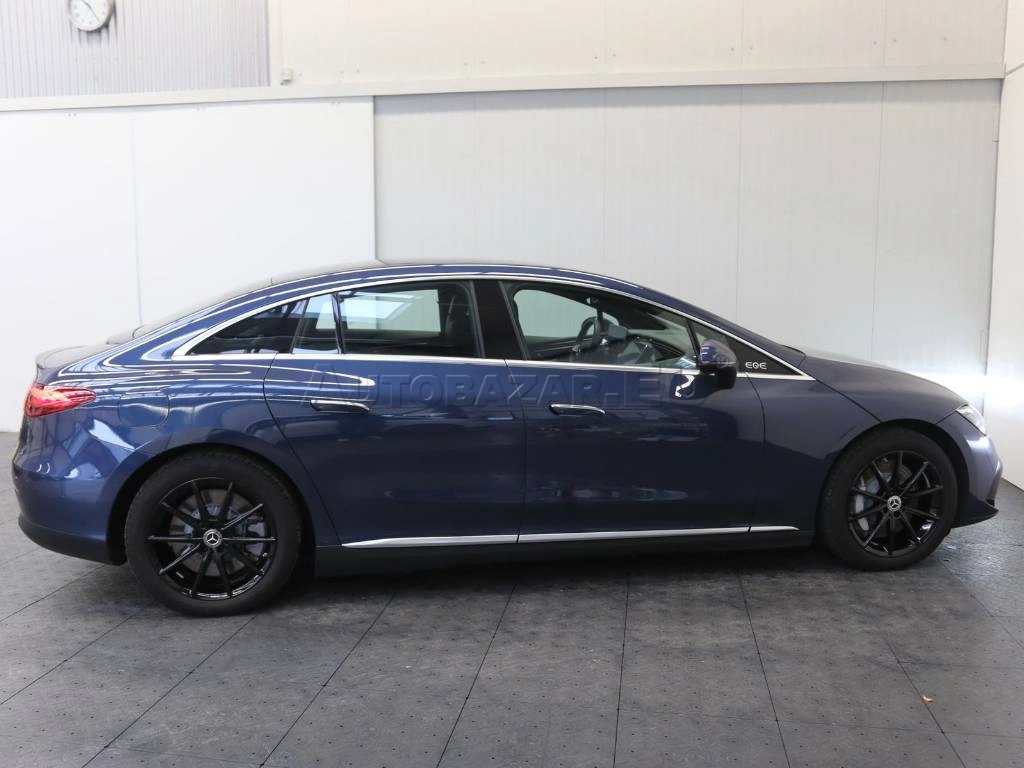 Mercedes-Benz EQE 300