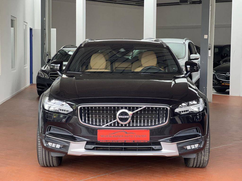 Volvo V90 CC D4 2.0L Cross Country Pro AWD A/T