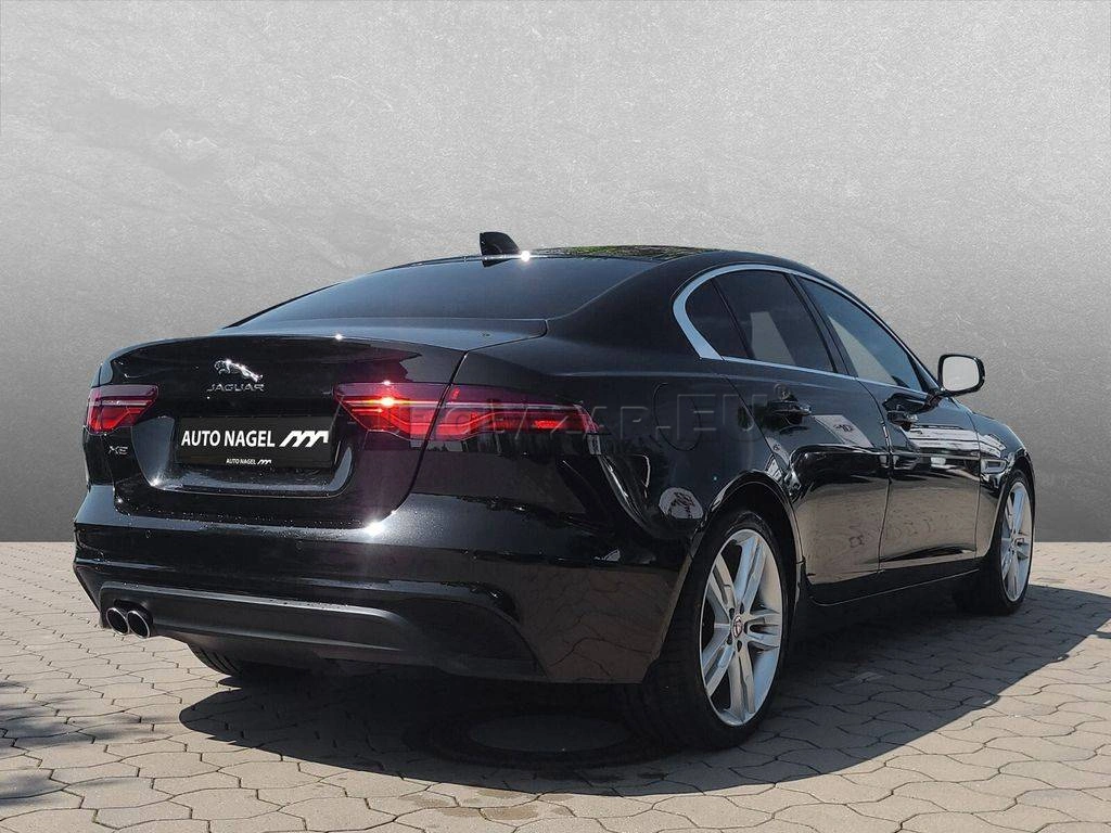 Jaguar XE 2.0D I4 Std HSE AT
