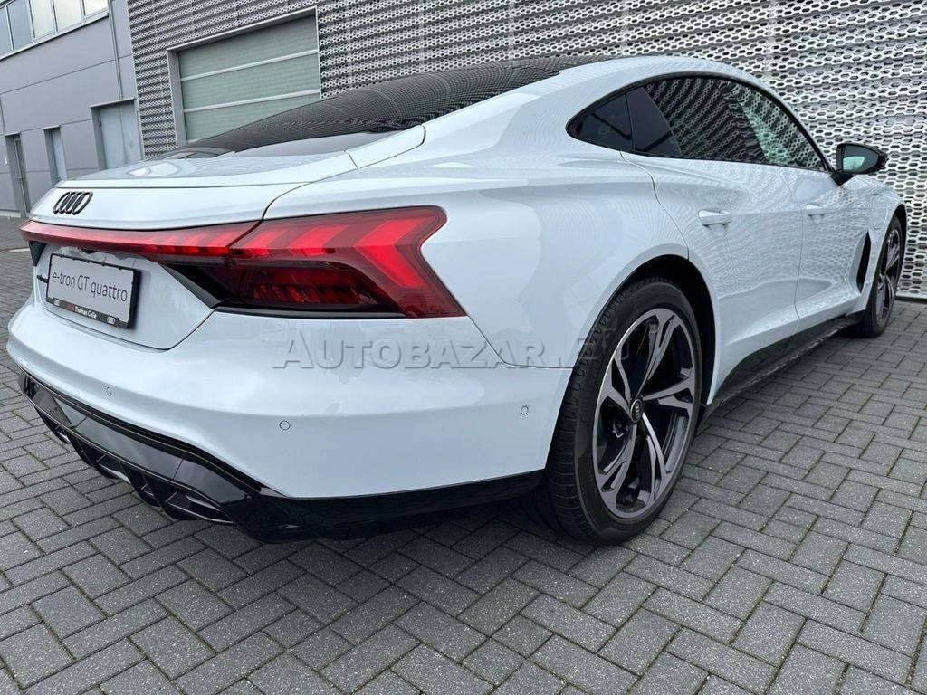 Audi E-tron GT quattro