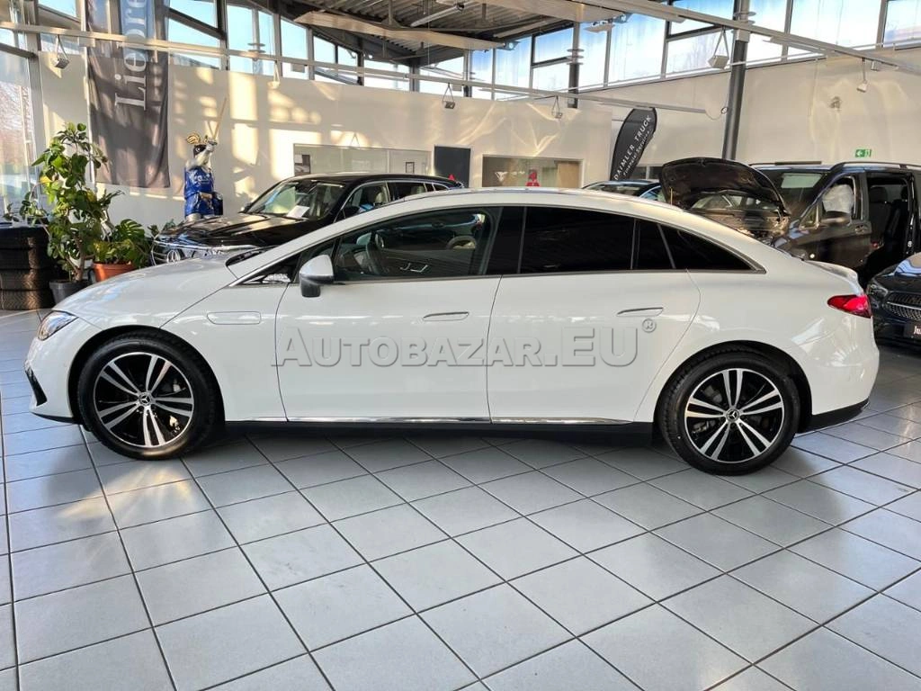 Mercedes-Benz EQE 300