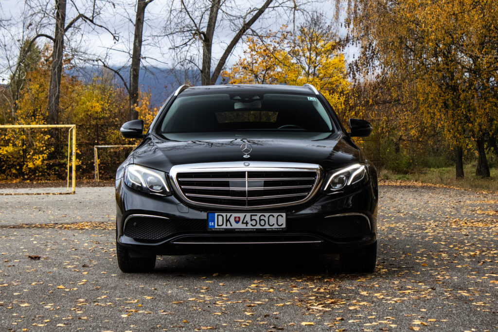 Mercedes E trieda T