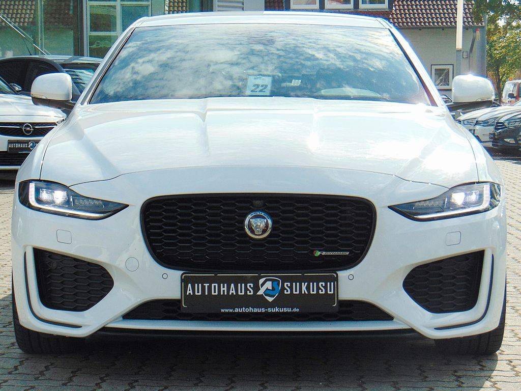 Jaguar XE 2.0D I4 D200 R-Dynamic S A/T
