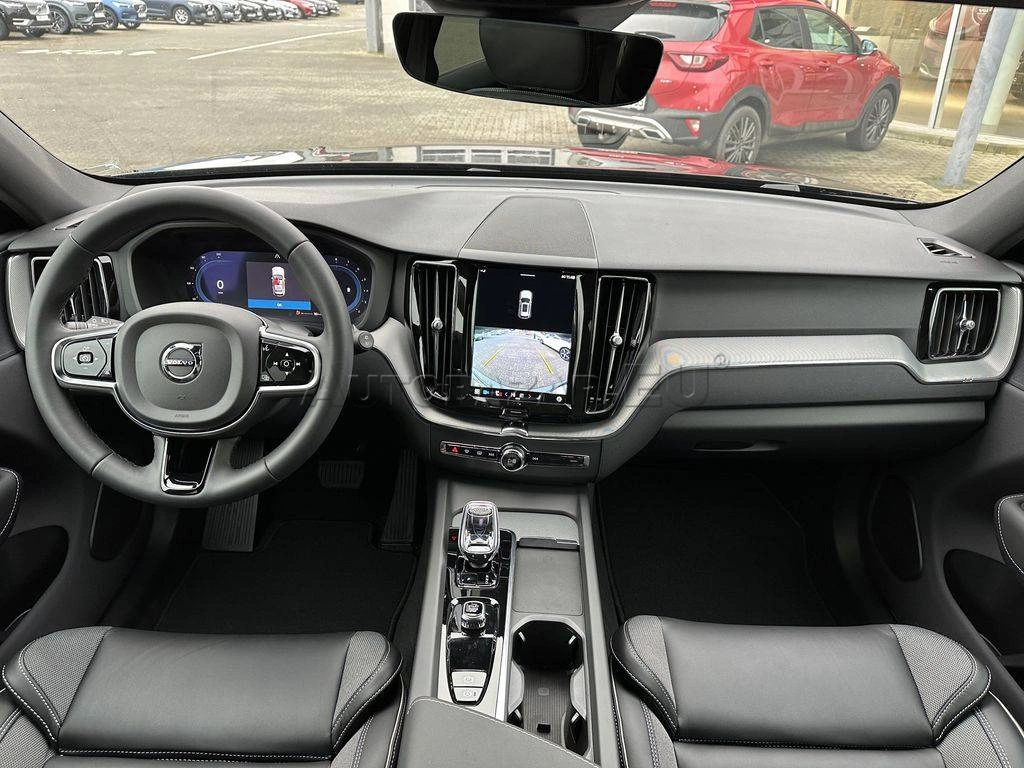 Volvo XC60 B4 Plus Dark A/T