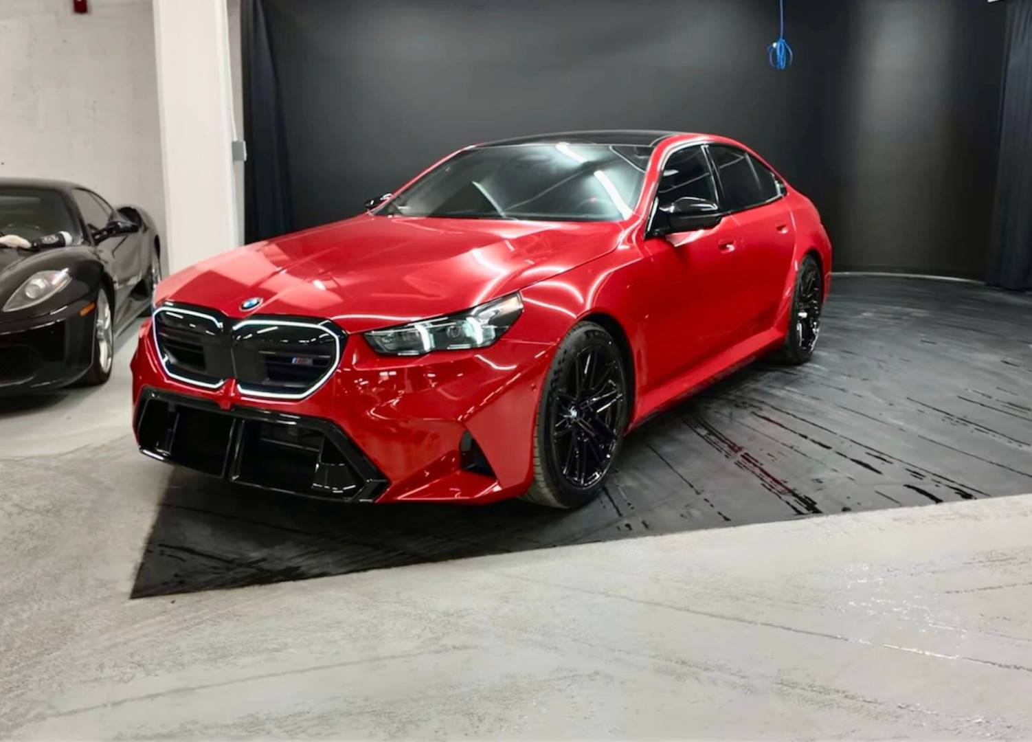 BMW M5 – Carbon – Keramické brzdy – Bowers & Wilkins – NETTO 114.500€