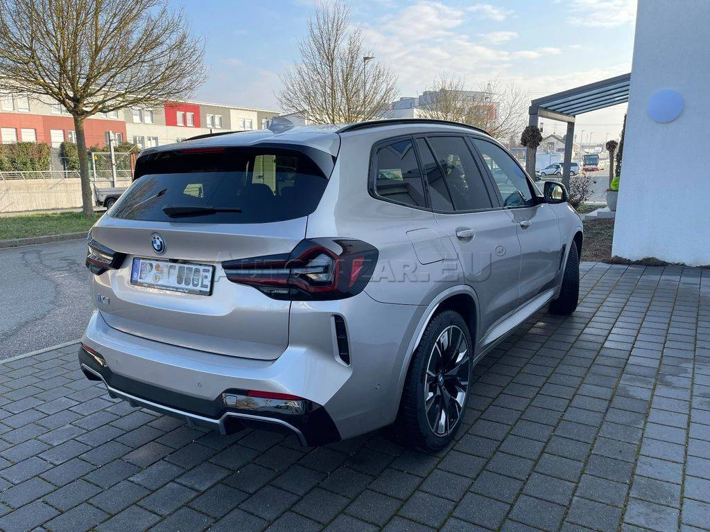 BMW iX3 A/T