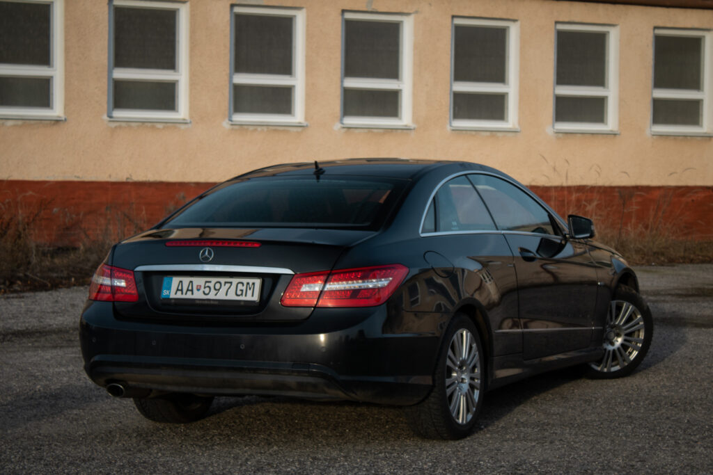 Mercedes-Benz E trieda Coupé