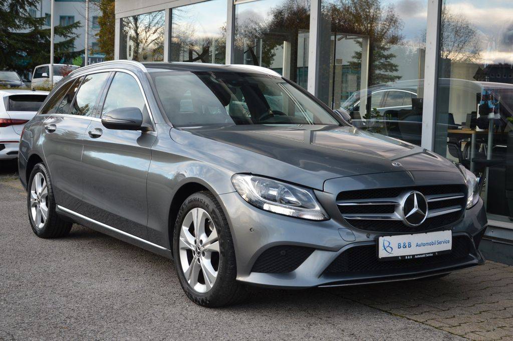 Mercedes-Benz C trieda Kombi 220 d A/T