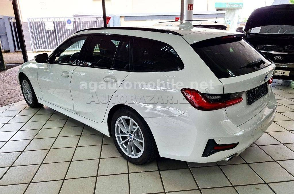 BMW Rad 3 Touring 330d  A/T
