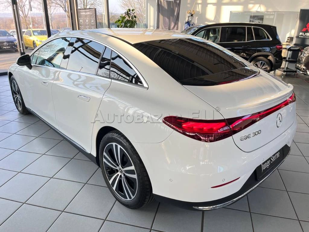 Mercedes-Benz EQE 300
