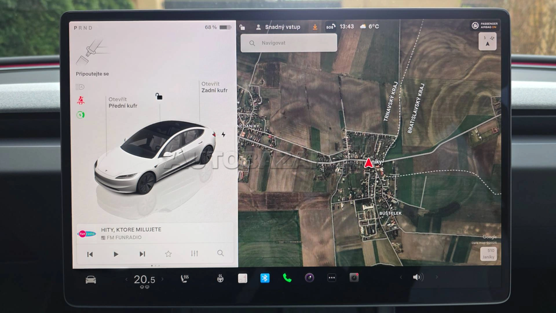 Tesla Model 3 2023 na predaj – fotografia 12