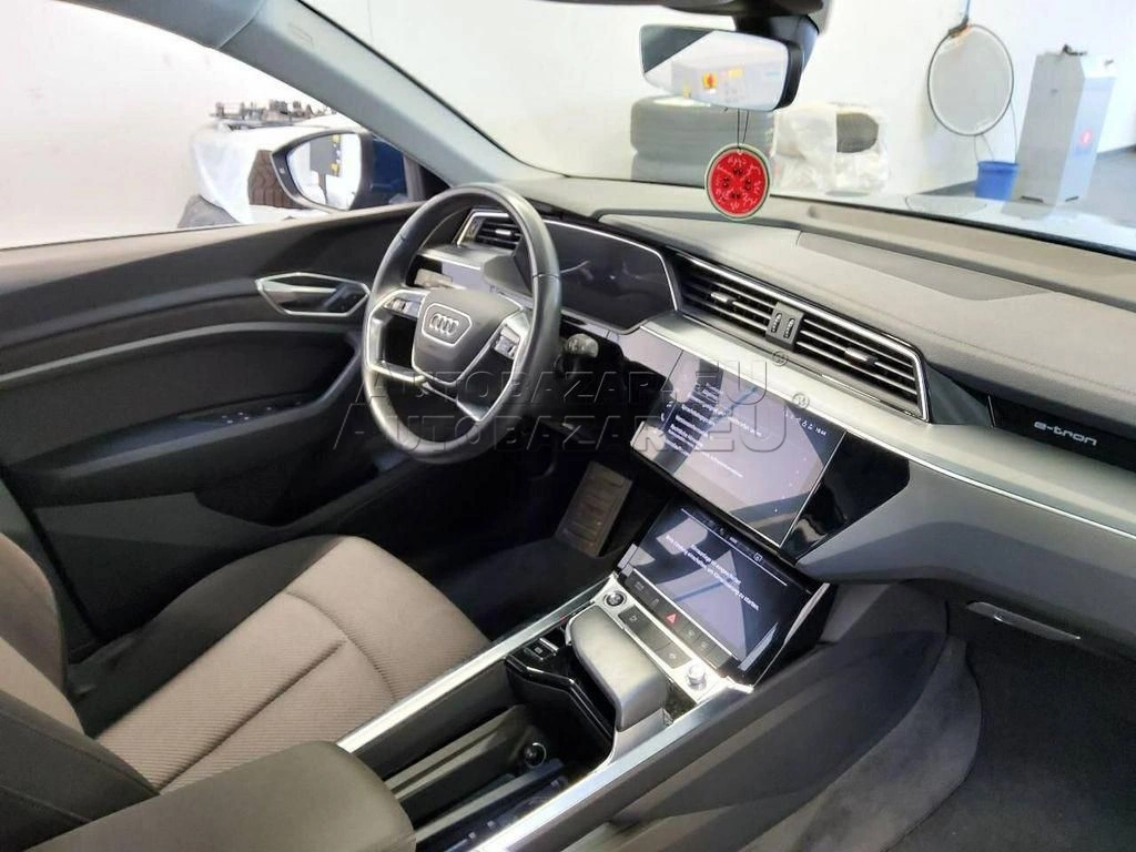 Audi e-tron 50 quattro