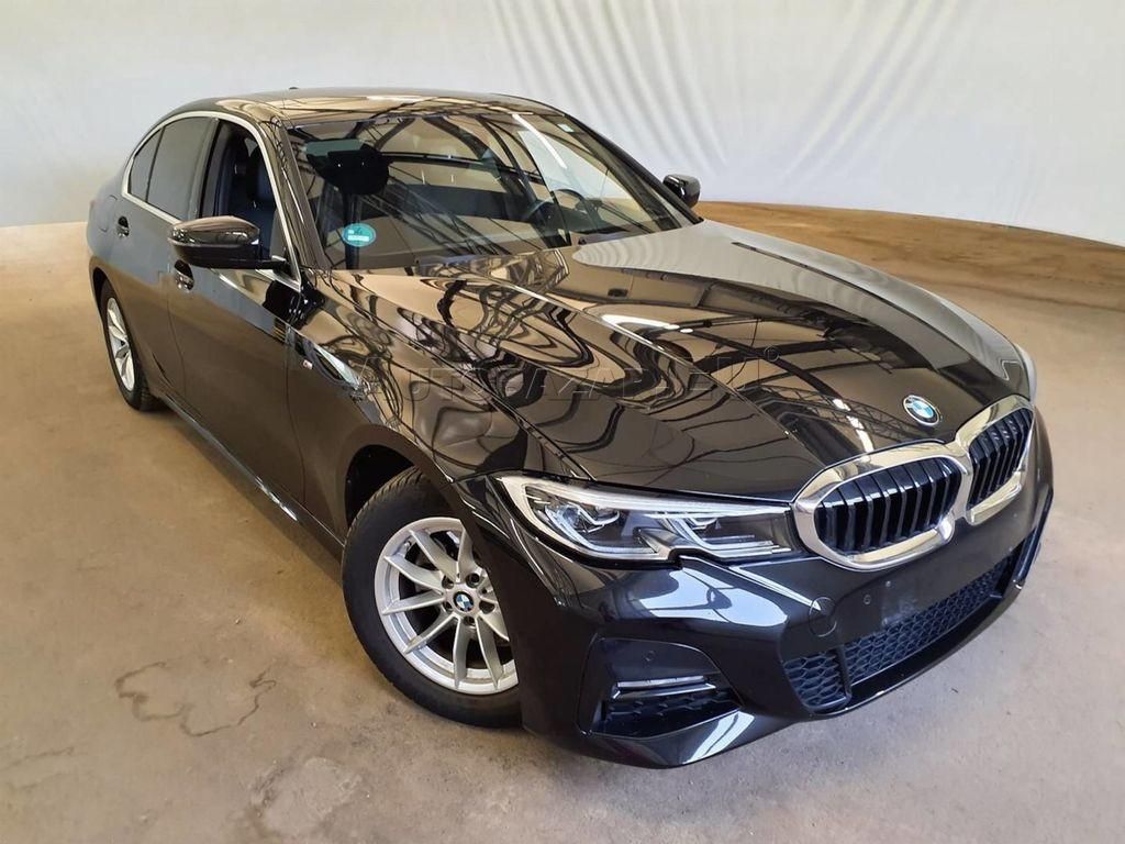 BMW rad 3 320i A/T