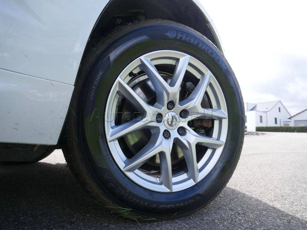 Volvo XC60 B4 Momentum Pro A/T