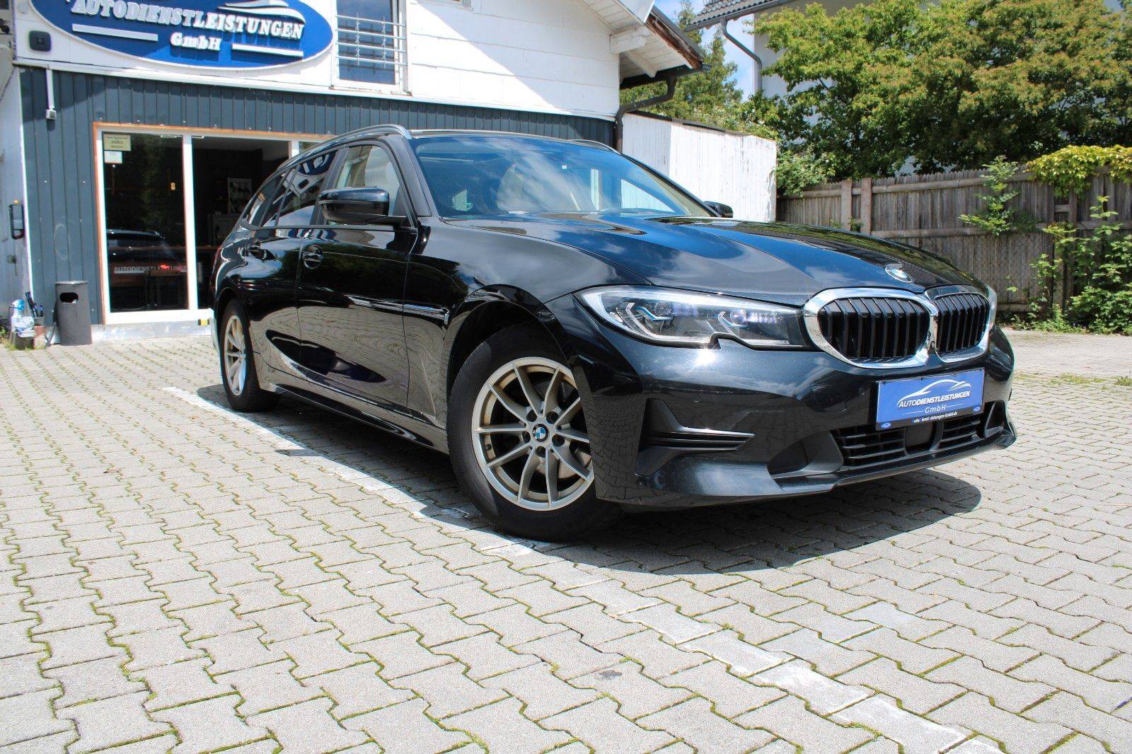 BMW Rad 3 Touring 320i  A/T