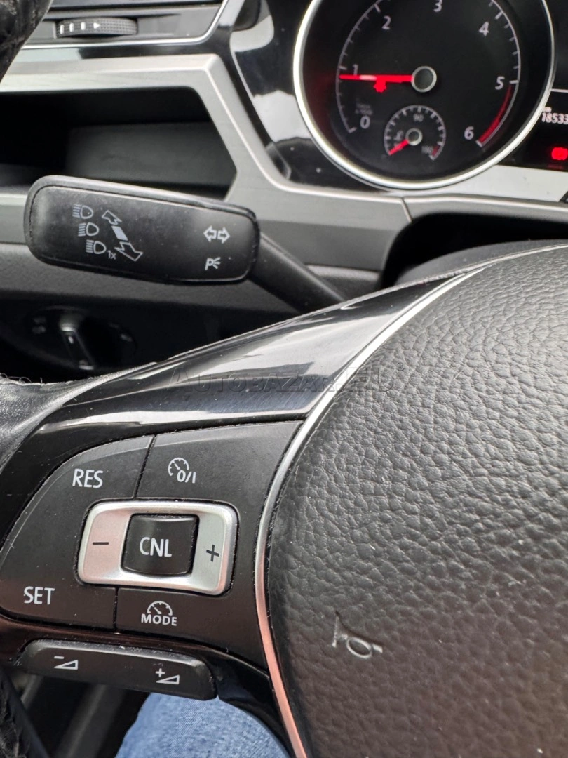Volkswagen Touran 2015 na predaj – fotografia 39