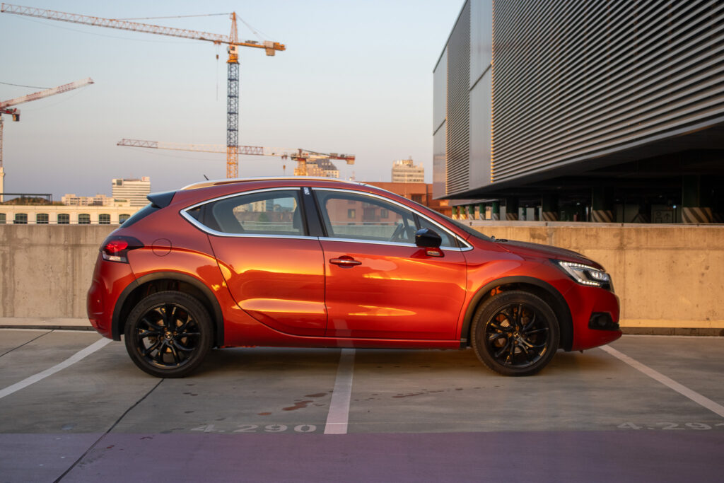 DS Automobiles 4 CROSSBACK