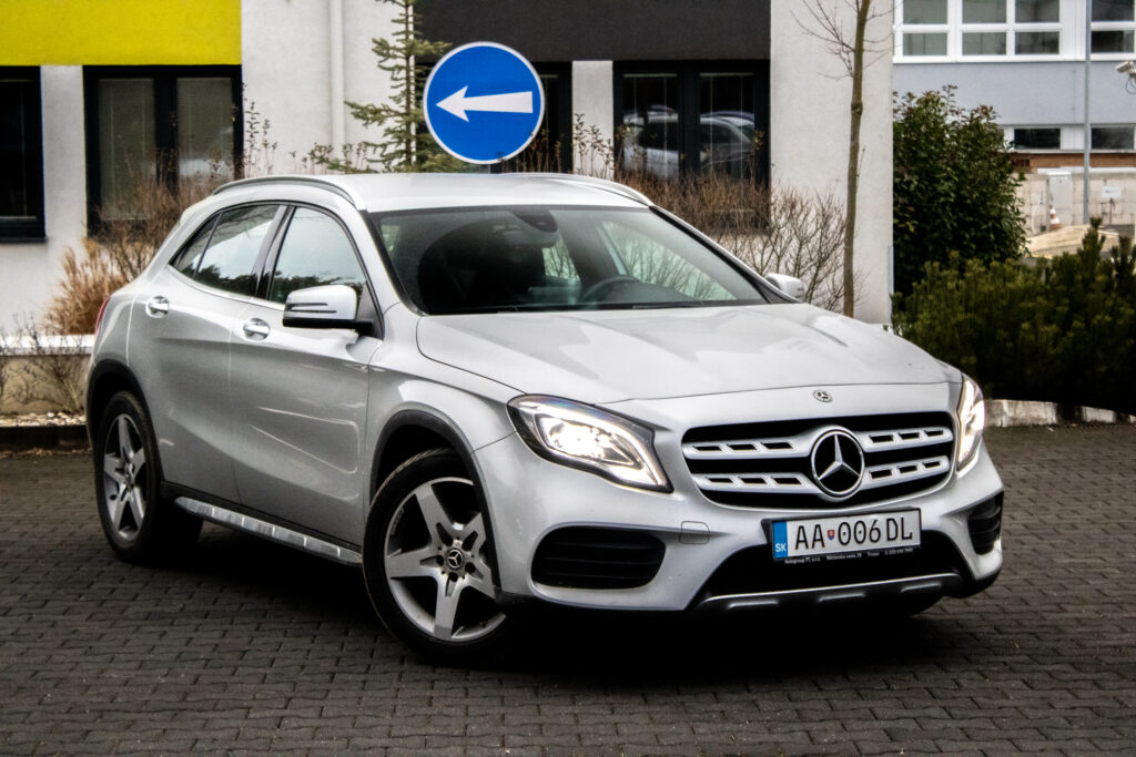Mercedes-Benz GLA trieda