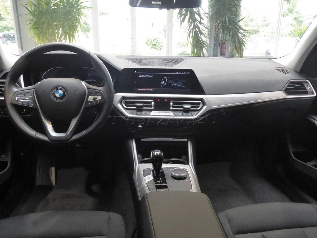 BMW Rad 3 Touring 320d mHEV  A/T