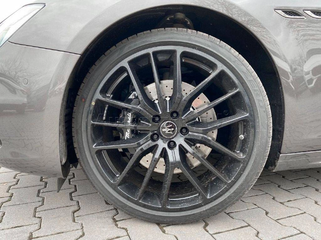 Maserati Ghibli Modena SQ4