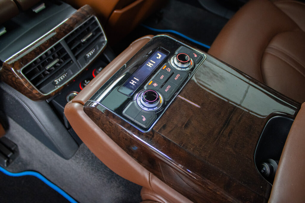 Audi A8 2011 na predaj – fotografia 29