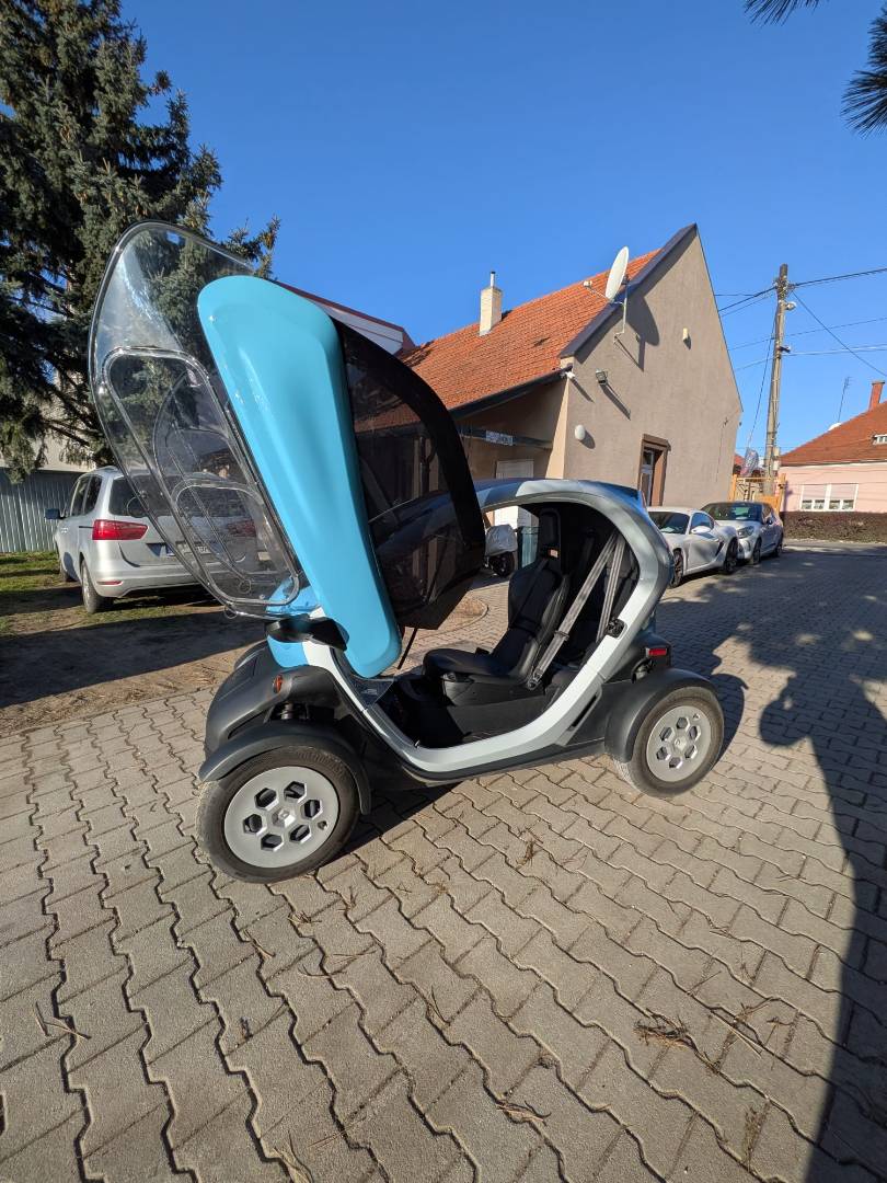 Renault TWIZY elektro mobil 8kW mod. 2022 (2-miestne)