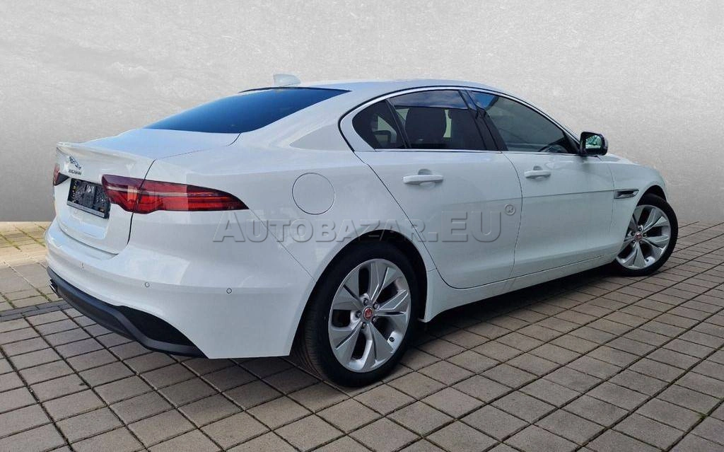 Jaguar XE 2.0D I4 D200 S A/T