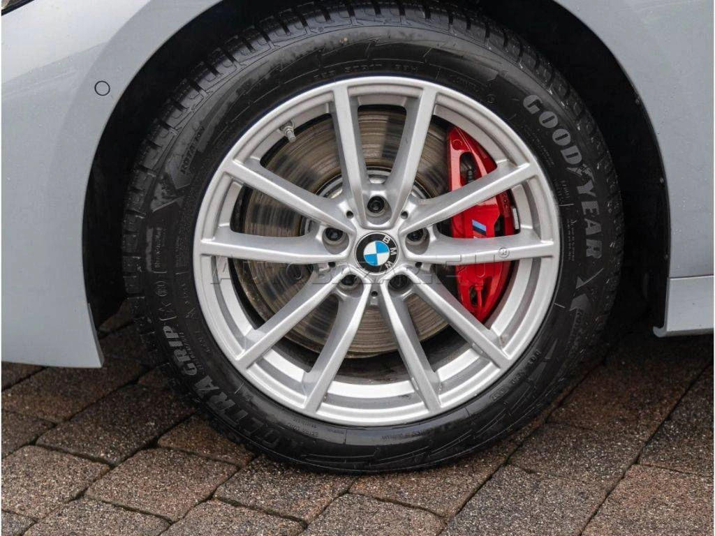 BMW Rad 3 Touring 320d mHEV  xDrive A/T