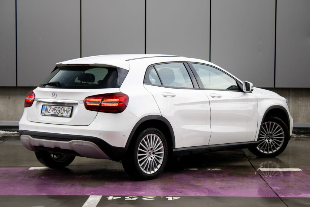 Mercedes-Benz GLA trieda