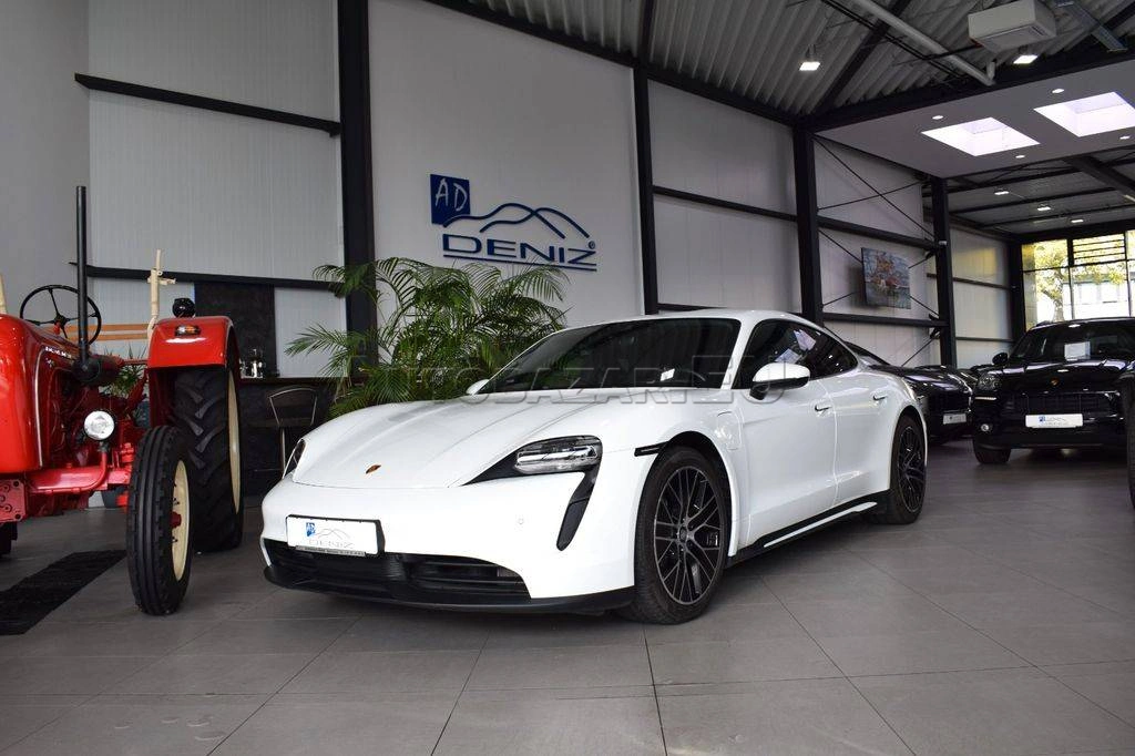 Porsche Taycan Turbo