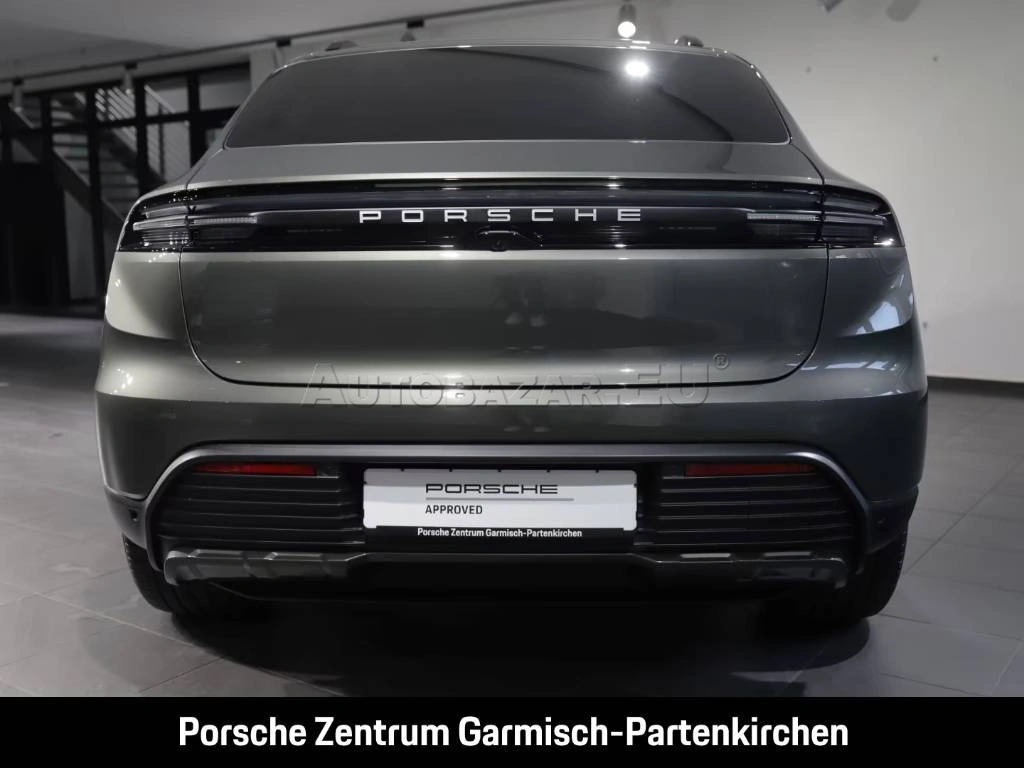 Porsche Macan 4