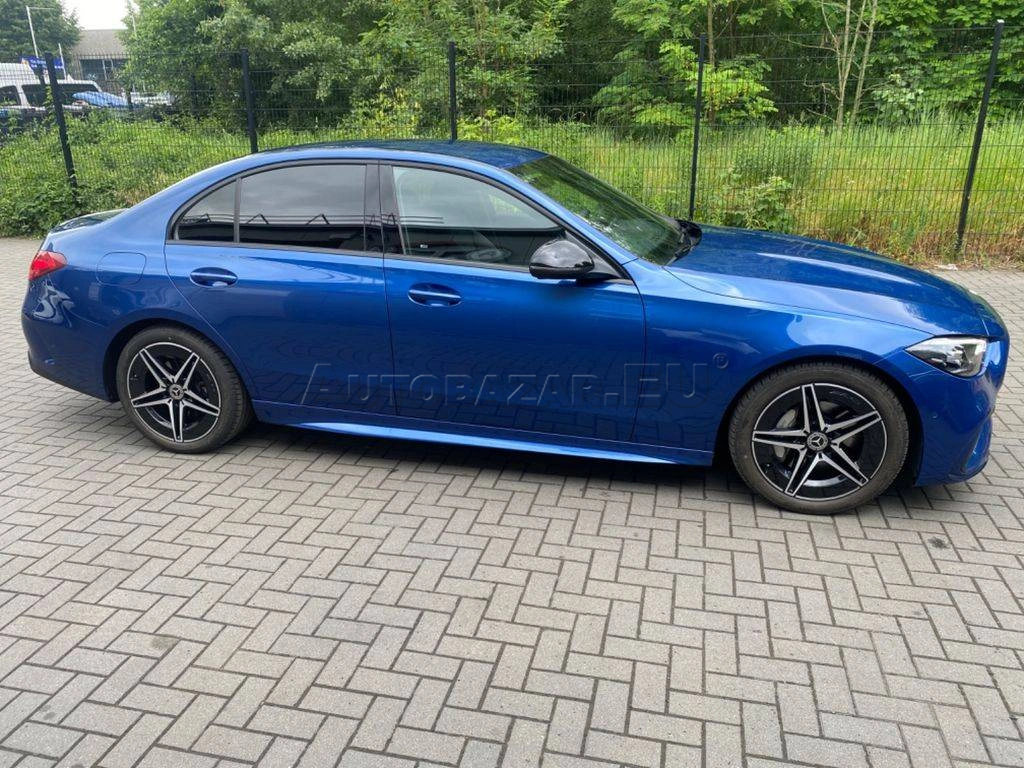 Mercedes-Benz C trieda Sedan Mercedes Benz  220 d AMG LINE