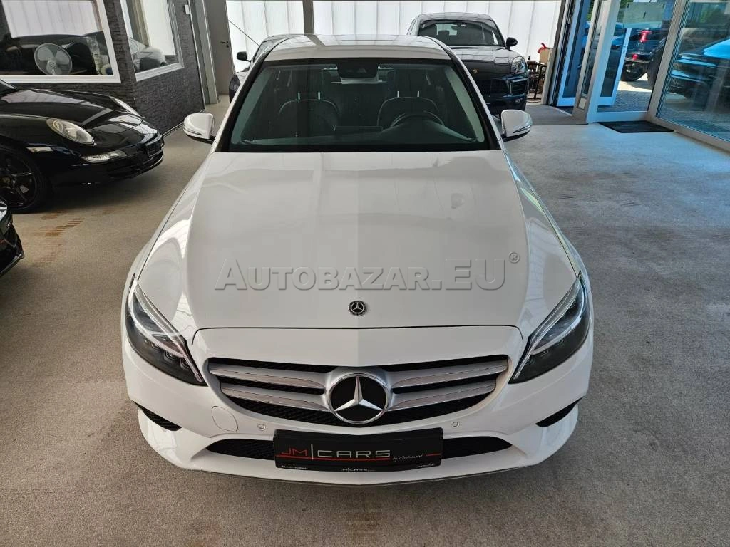 Mercedes-Benz C trieda Sedan 220 d 4MATIC A/T