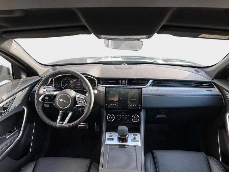 Jaguar F-Pace 2.0 I4 P250 R-Dynamic SE AWD A/T