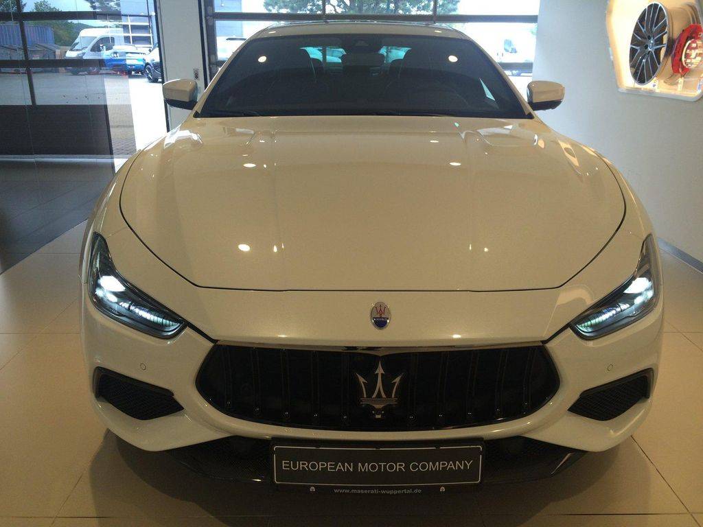 Maserati Ghibli Trofeo V8