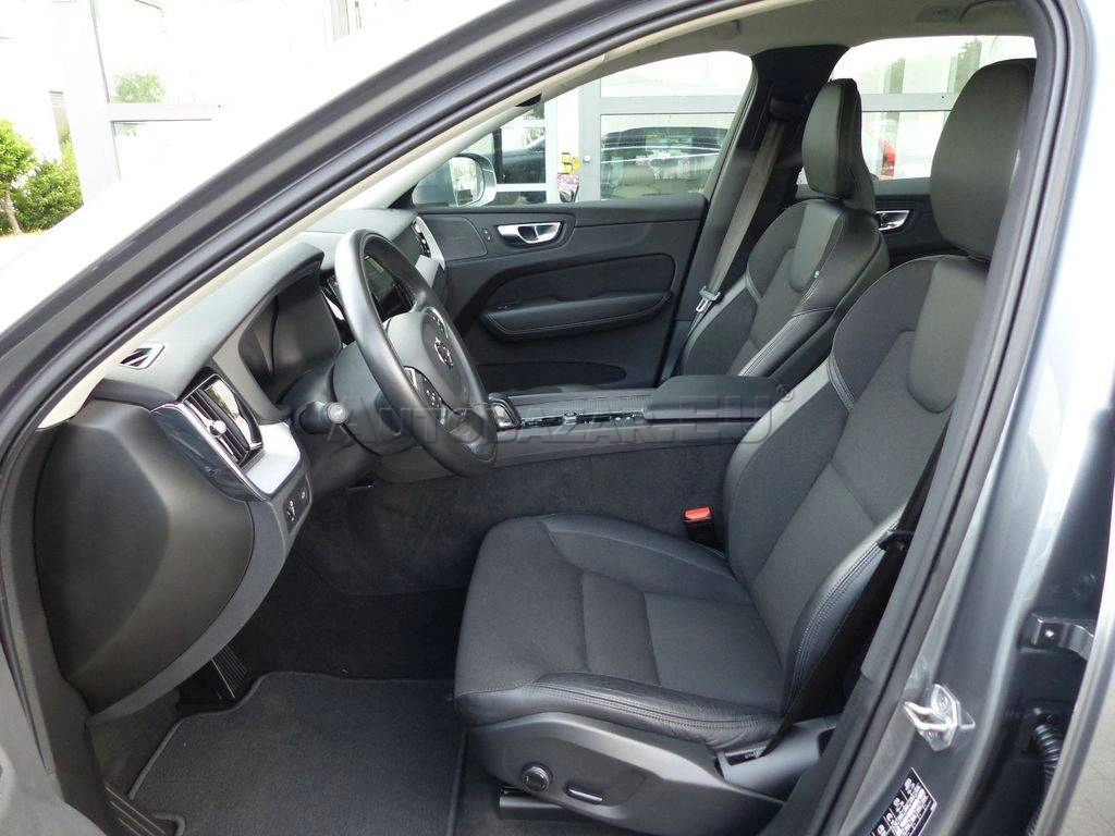 Volvo XC60 B4 Momentum Pro AWD A/T