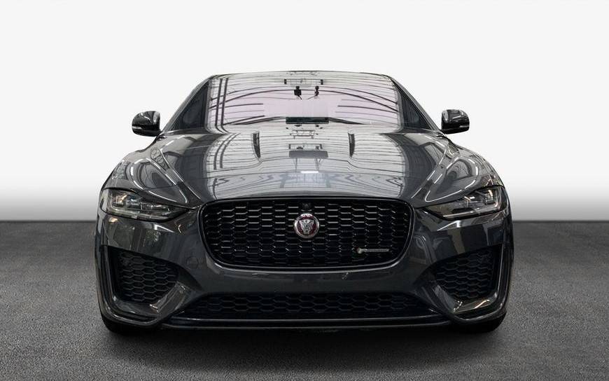 Jaguar XE 2.0D I4 D200 R-Dynamic SE A/T