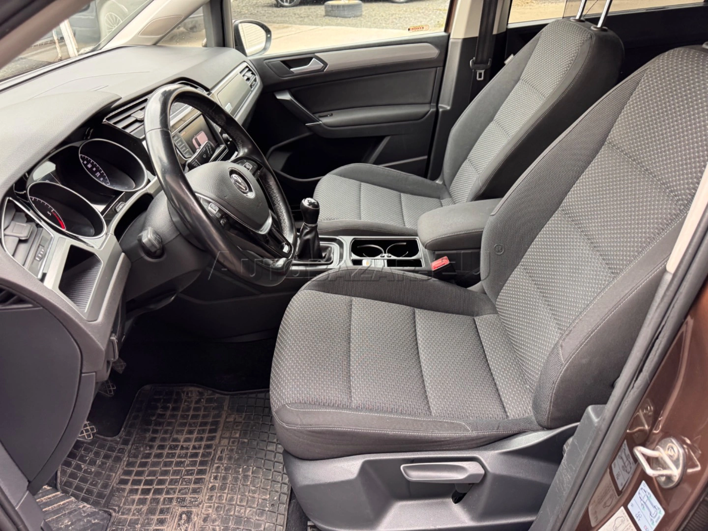 Volkswagen Touran 2015 na predaj – fotografia 26
