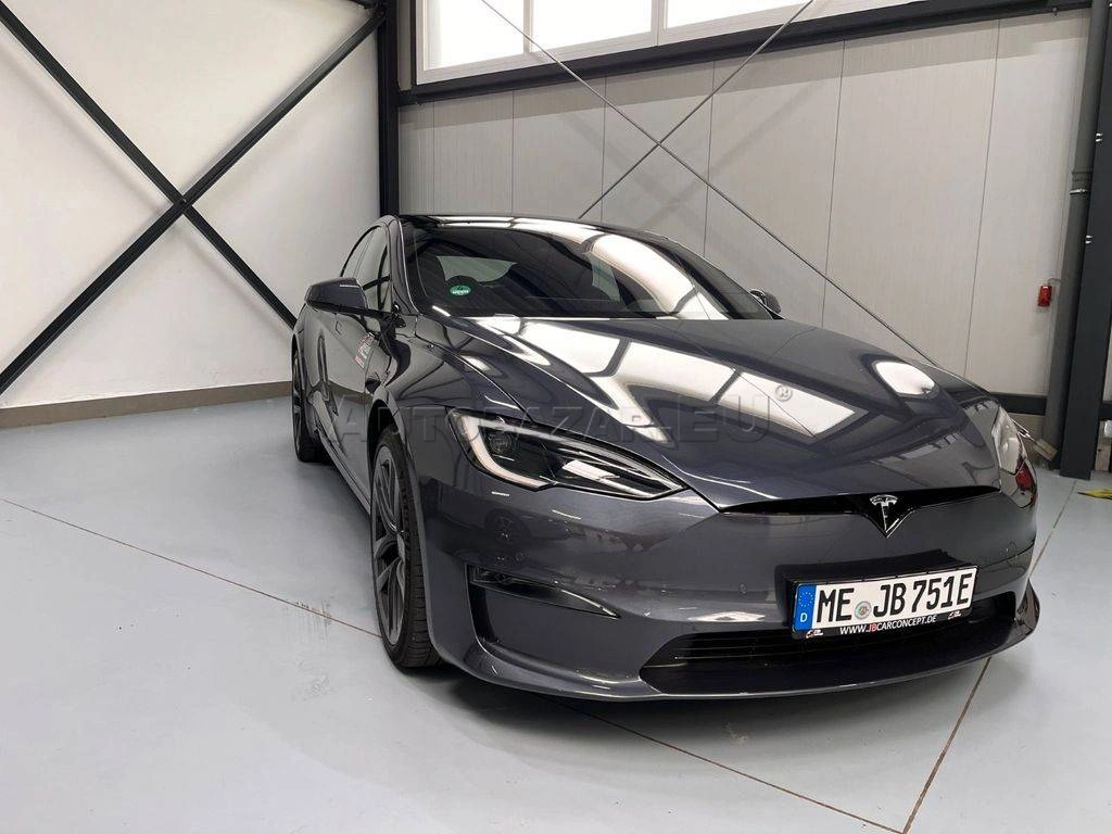 Tesla Model S Plaid