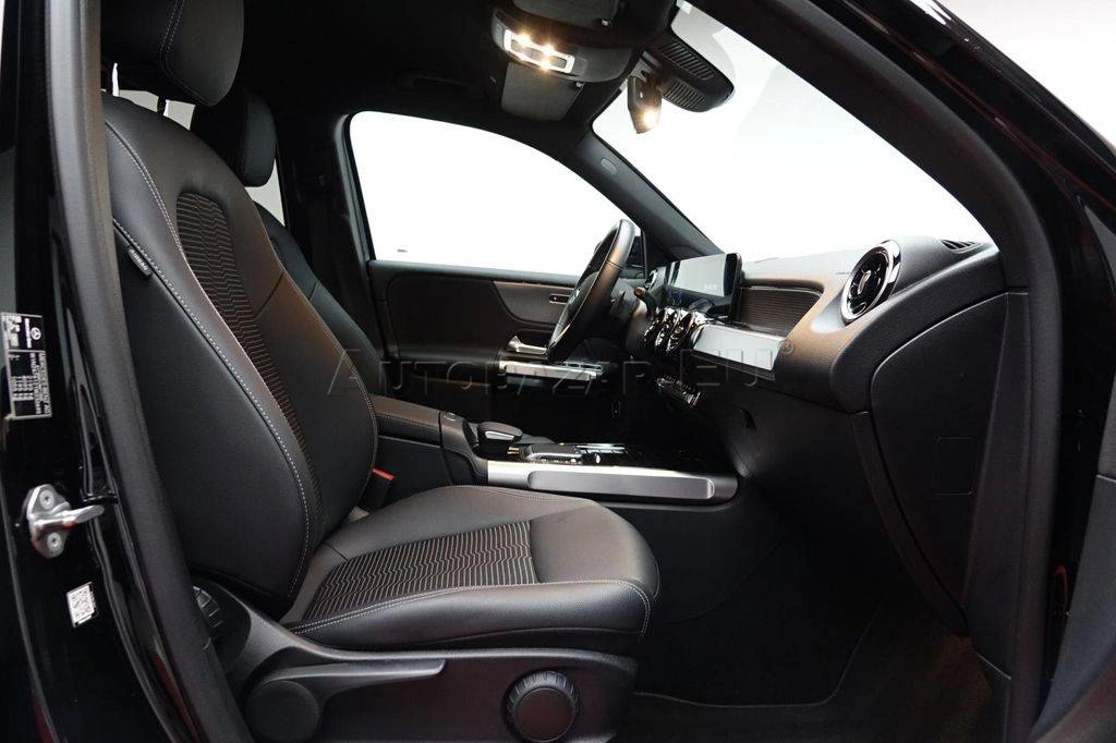 Mercedes-Benz GLB 200d A/T